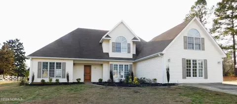 1523 Emily Dr, Laurinburg, NC 28352