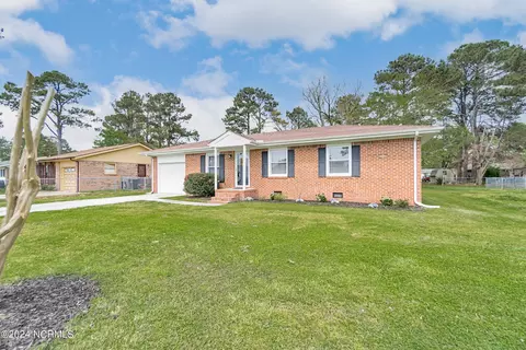1914 Evergreen Dr, Elizabeth City, NC 27909