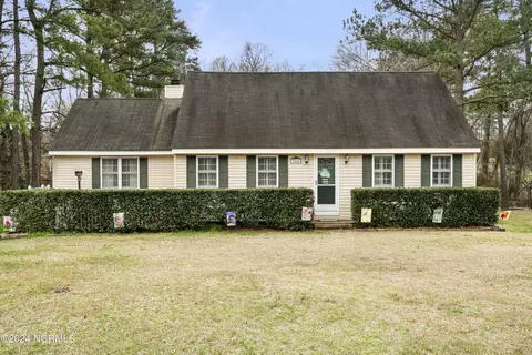 3441 Greenbriar Dr, Rocky Mount, NC 27804