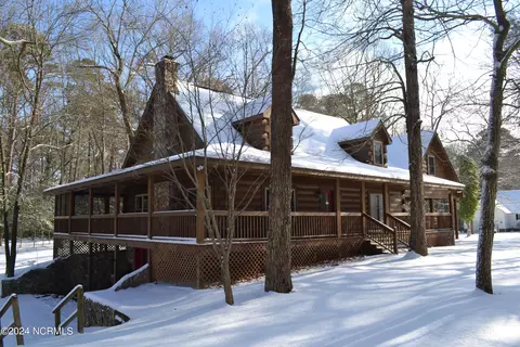 271 Boykin Dr, Clinton, NC 28328
