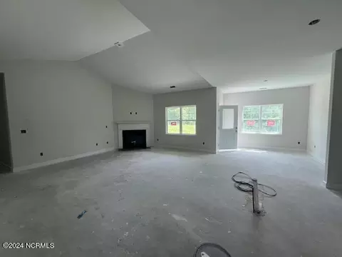 606 Macy Pl, Hubert, NC 28539 photo 2