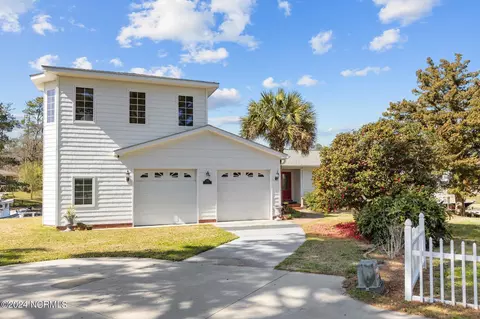 1006 Linda Ct, Newport, NC 28570