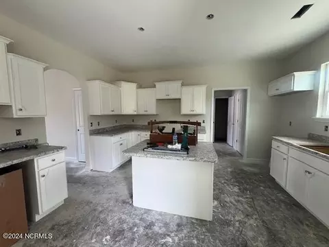 604 Macy Pl, Hubert, NC 28539 photo 5