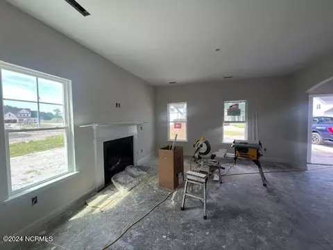 604 Macy Pl, Hubert, NC 28539 photo 3