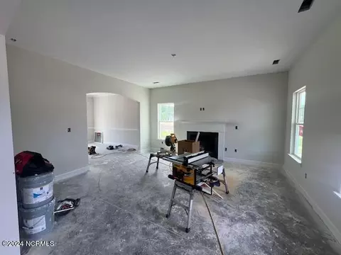604 Macy Pl, Hubert, NC 28539 photo 2