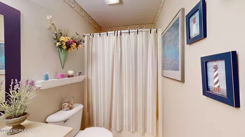 Bath - 259 Oakleaf Dr, Pine Knoll Shores, NC 28512 photo 5 of 5