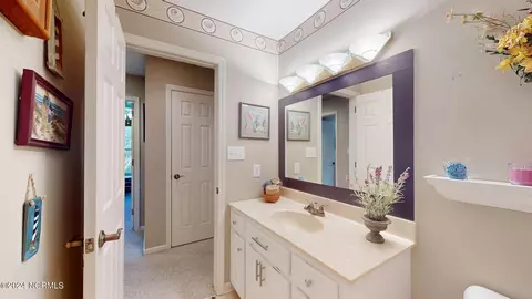 Bath - 259 Oakleaf Dr, Pine Knoll Shores, NC 28512 photo 4 of 5