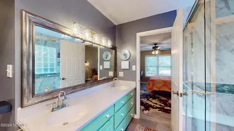 Bath - 259 Oakleaf Dr, Pine Knoll Shores, NC 28512 photo 2 of 5