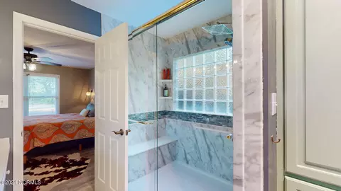 Bath - 259 Oakleaf Dr, Pine Knoll Shores, NC 28512 photo 3 of 5