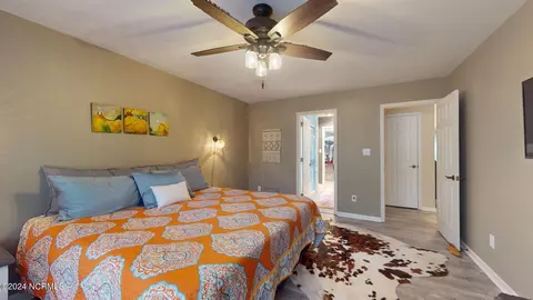 Bedroom - 259 Oakleaf Dr, Pine Knoll Shores, NC 28512 photo 1 of 6