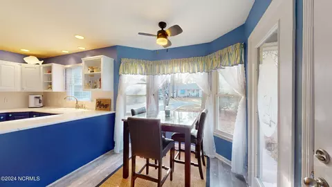 Kitchen - 259 Oakleaf Dr, Pine Knoll Shores, NC 28512 photo 4 of 5