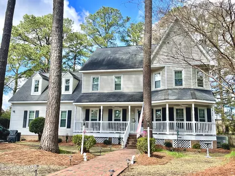 121 Fort Sumter Dr, Greenville, NC 27858