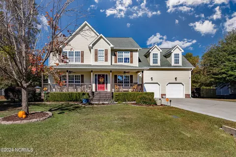 124 Creeks Edge Dr, Sneads Ferry, NC 28460