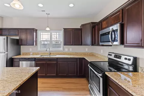 904 Haystack Ln, Jacksonville, NC 28546 photo 16