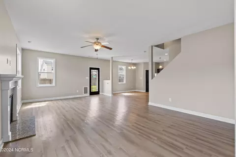 904 Haystack Ln, Jacksonville, NC 28546 photo 7