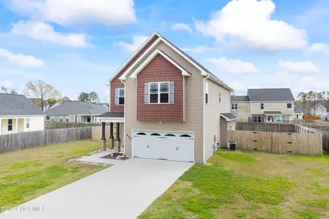 904 Haystack Ln, Jacksonville, NC 28546 photo 2