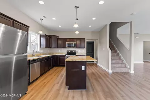 904 Haystack Ln, Jacksonville, NC 28546 photo 13