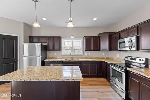 904 Haystack Ln, Jacksonville, NC 28546 photo 17