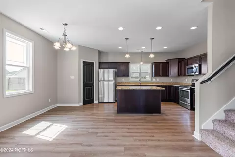 904 Haystack Ln, Jacksonville, NC 28546 photo 11