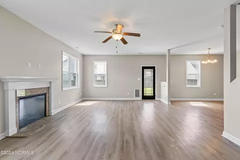 904 Haystack Ln, Jacksonville, NC 28546 photo 8