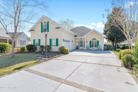 8946 Nottoway Ave NW, Calabash, NC 28467