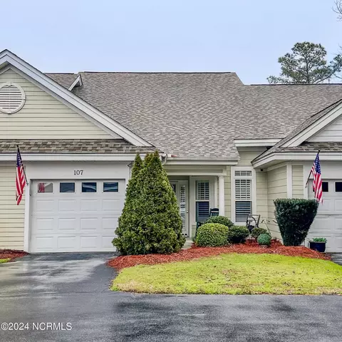 107 Oleander Ct, Morehead City, NC 28557