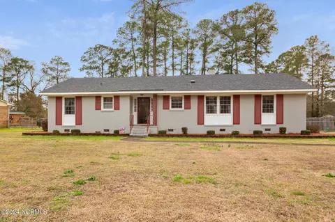 1836 Crestview St, Kinston, NC 28504