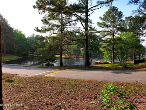 18 Fox Ln, Wagram, NC 28396