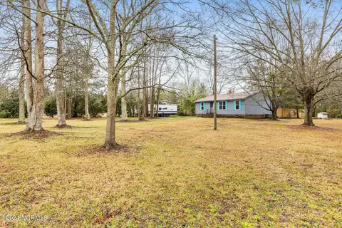 376 Bell Williams Rd, Burgaw, NC 28425