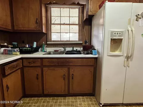 Kitchen - 2720 Bowdens Rd, Faison, NC 28341 photo 2 of 2