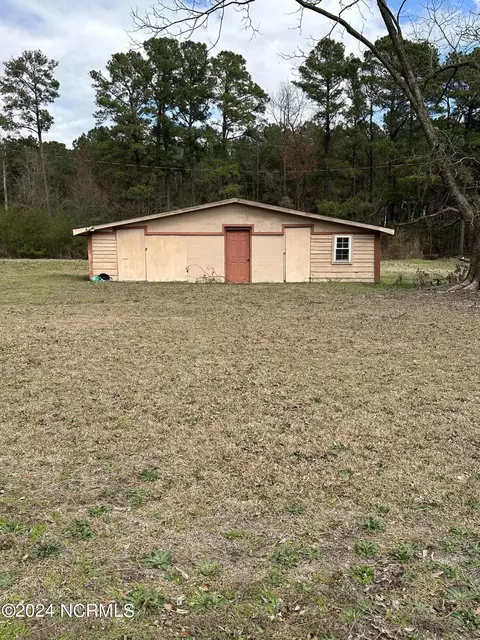 Exterior - 2720 Bowdens Rd, Faison, NC 28341 photo 5 of 7