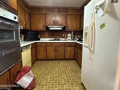 Kitchen - 2720 Bowdens Rd, Faison, NC 28341 photo 1 of 2