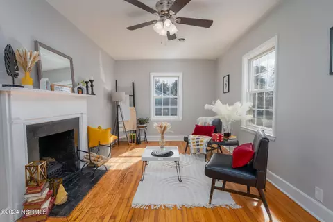 403 Sherwood Rd, Jacksonville, NC 28540
