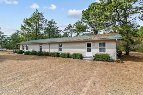 284286 R Sands Rd, Aberdeen, NC 28315