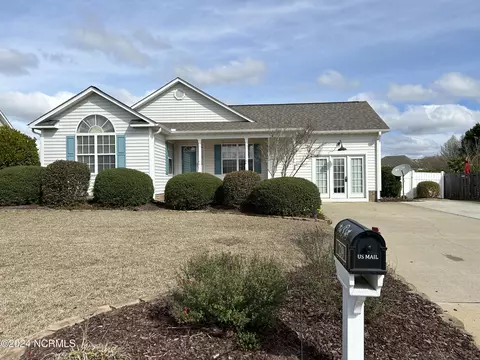 739 E Main St, Winterville, NC 28590