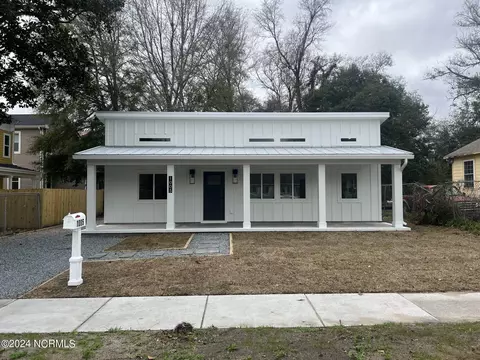 1005 N 6th St, Wilmington, NC 28401