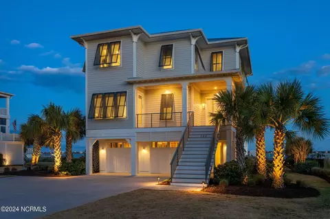 146 Cove Side Ln, Hampstead, NC 28443