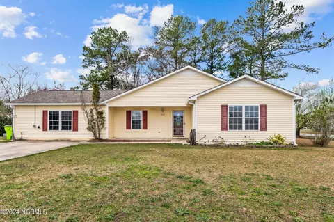 609 Darkwood Dr, Havelock, NC 28532
