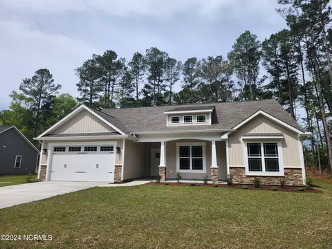 807 Boundaryline Dr NW, Calabash, NC 28467