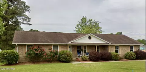 3908 N Hills Dr, Ayden, NC 28513