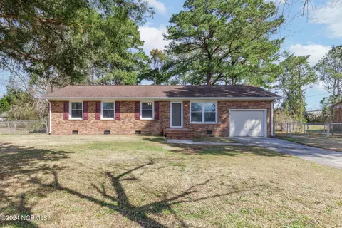 101 Wilda Dr, Jacksonville, NC 28546