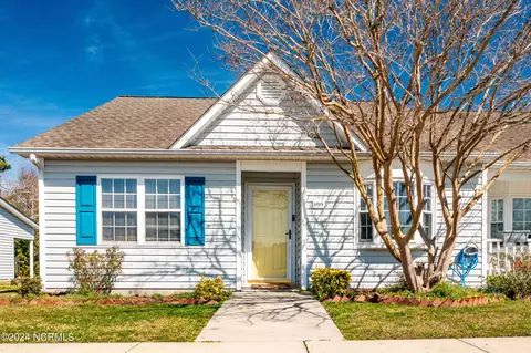 1004 Courtyard E, Beaufort, NC 28516