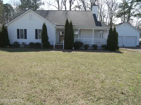 1052 Evergreen Dr, Nashville, NC 27856