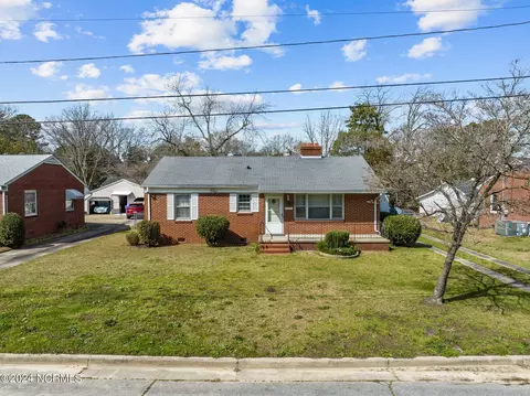 613 Daughety Rd, Kinston, NC 28501