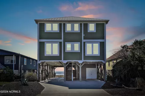 3919 W Beach Dr, Oak Island, NC 28465