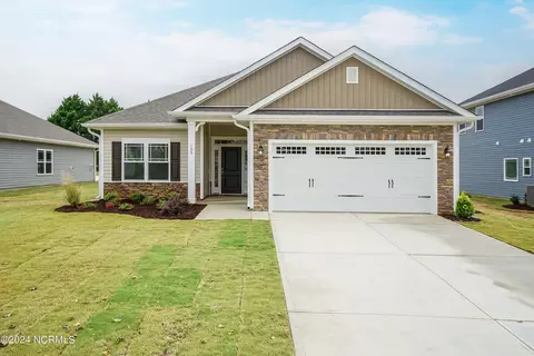 742 Greenwich Pl, Richlands, NC 28574
