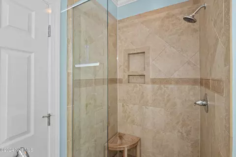 Bath - 100 Nanticoke Ct, Chocowinity, NC 27817 photo 3 of 4