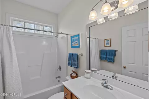 Bath - 100 Nanticoke Ct, Chocowinity, NC 27817 photo 4 of 4