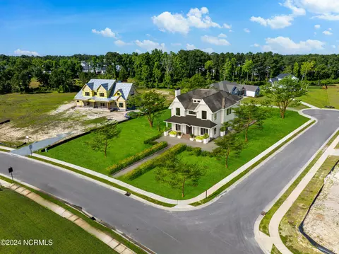 50 W Scarborough Ct, Hampstead, NC 28443