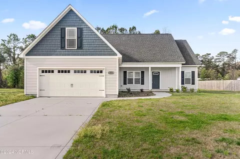 302 Buckeye Ct S, Jacksonville, NC 28540